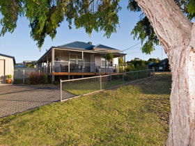 Serenity Holiday House - Coogee Beach Accommodation 0