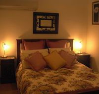 Jandas Lake View - Coogee Beach Accommodation