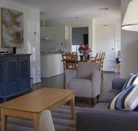 Saltaire Yellow - Coogee Beach Accommodation