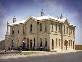 The Customs House - Coogee Beach Accommodation 0