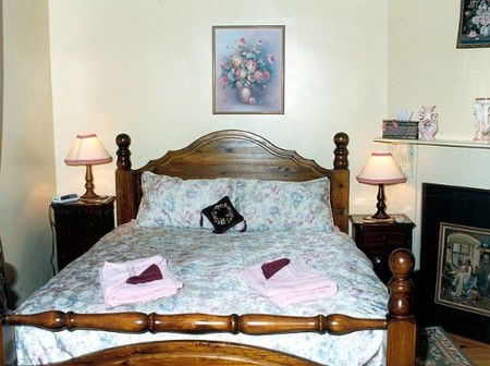 Frieda's Cottage - Coogee Beach Accommodation 2