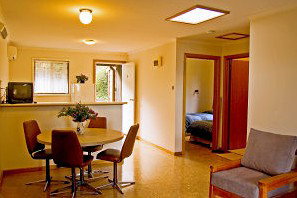 Ulonga Lodge - Coogee Beach Accommodation 2