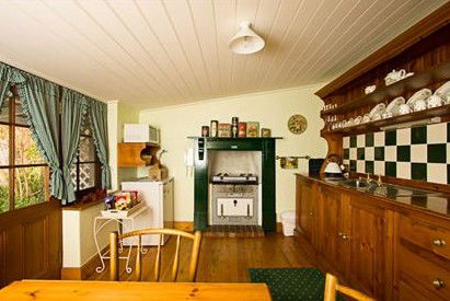 Sarah's Cottage - Coogee Beach Accommodation 5
