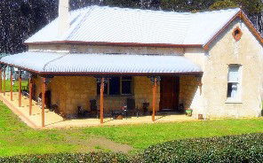 Dudley Villa - Coogee Beach Accommodation 1