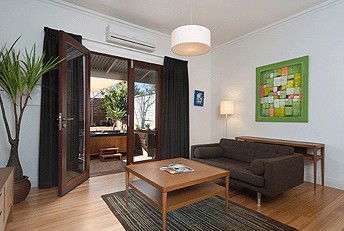 Strathalbyn Villas - Coogee Beach Accommodation 2