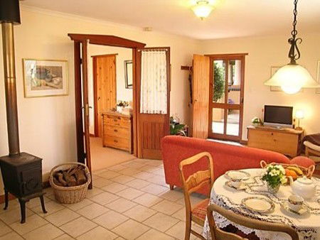 Stephanette's Cottage - Coogee Beach Accommodation 4