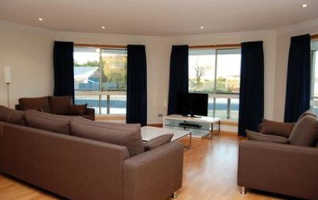 The Boathouse - Coogee Beach Accommodation 3