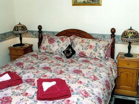 Clara's Cottage - Coogee Beach Accommodation 2