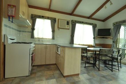 Western KI Caravan Park Cabins - Coogee Beach Accommodation 3