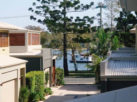 Sonoma Noosaville - Coogee Beach Accommodation 0
