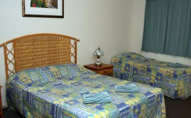 Lake Bennett Resort - Coogee Beach Accommodation 1
