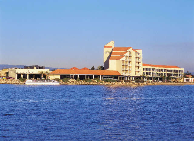 West Lakes SA Coogee Beach Accommodation