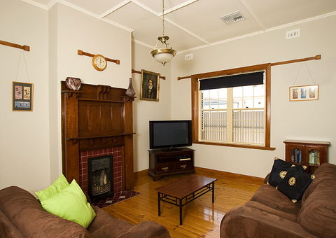 Semaphore Beach House - Coogee Beach Accommodation 0