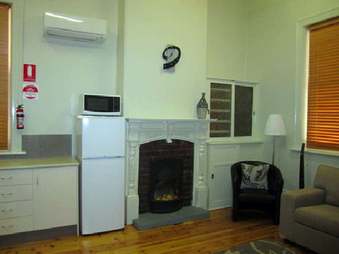 Clydesdale Cottage B&B - Coogee Beach Accommodation 2