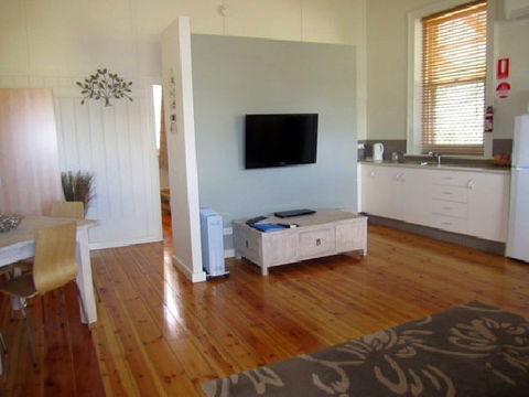 Clydesdale Cottage B&B - Coogee Beach Accommodation 5