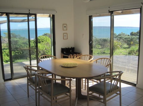 Wallaby Beach House - Coogee Beach Accommodation 5