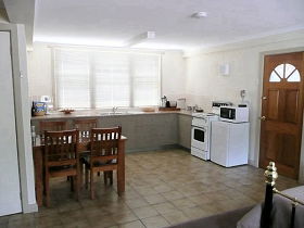Campania Hills - Coogee Beach Accommodation 0