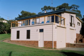 Three Peaks Holiday Rentals - Coogee Beach Accommodation 0