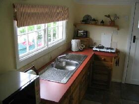 Holwell TAS Coogee Beach Accommodation