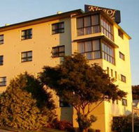 Menai Hotel - Coogee Beach Accommodation
