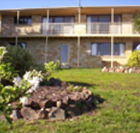 McKinly Waterfront Lodge - Coogee Beach Accommodation