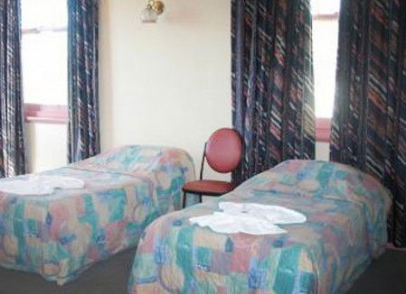 Formby Hotel - Coogee Beach Accommodation 1