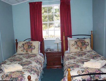 Hurlfield Farm Cottage - Coogee Beach Accommodation 3