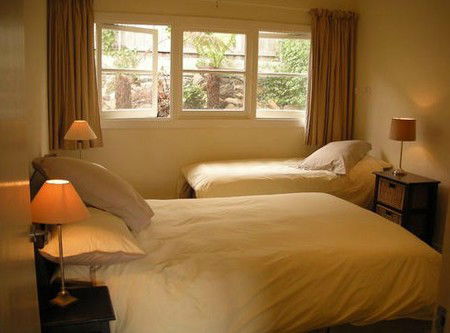Forest Road Apartments - Coogee Beach Accommodation 2