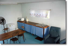 Alkoomie Station - Coogee Beach Accommodation 2
