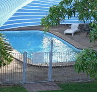 Ashs Holiday Units and Cafe - Coogee Beach Accommodation