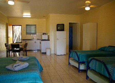 Ashs Holiday Units And Cafe - Coogee Beach Accommodation 3