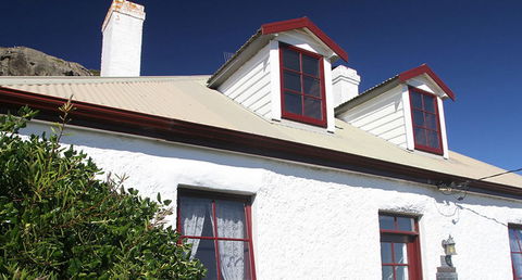 Captains Cottage - Coogee Beach Accommodation 4