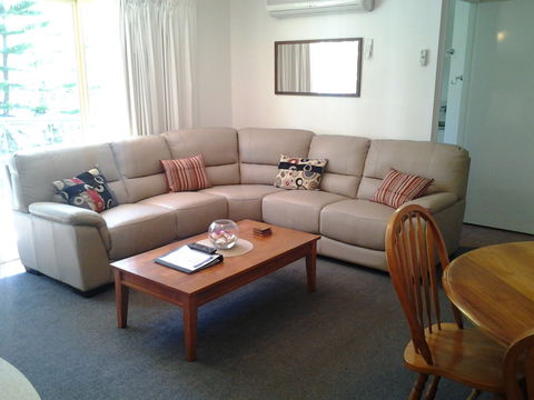 Rainbow Getaway Holiday Apartments - Coogee Beach Accommodation 2