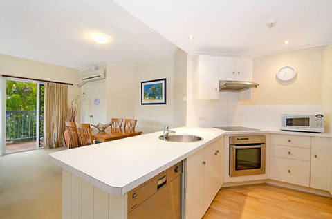 Reflections Holiday Apartments - Coogee Beach Accommodation 6
