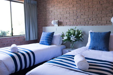 Mollymook Seascape Motel - Coogee Beach Accommodation 2