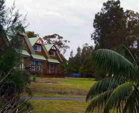 Berrara Waters Chalet - Coogee Beach Accommodation 0