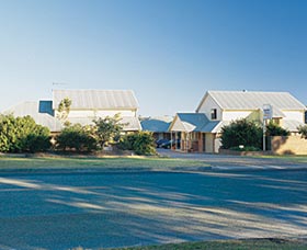 Jervis Bay Dolphin Shores - Coogee Beach Accommodation 0