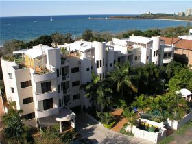 Mirra Chana On The Spit - Coogee Beach Accommodation 0