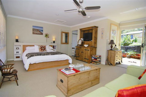 The Nature Lodge - Coogee Beach Accommodation 0