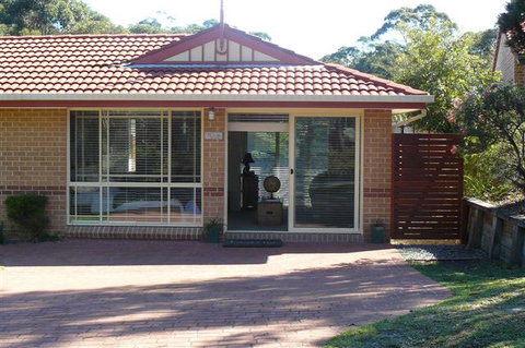 The Nature Lodge - Coogee Beach Accommodation 2