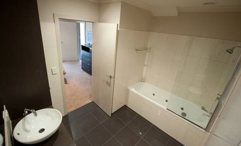 Executive Townhouse, Ballarat - Coogee Beach Accommodation 1