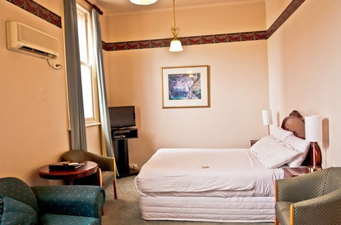 Hotel Shamrock - Coogee Beach Accommodation 0