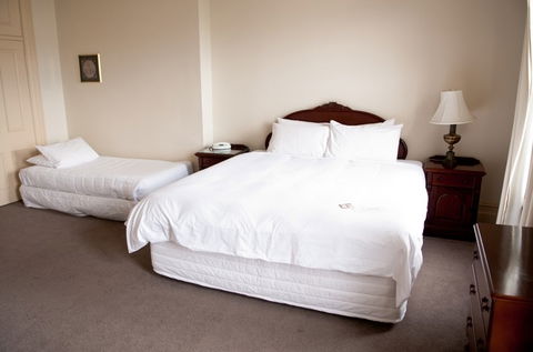 Hotel Shamrock - Coogee Beach Accommodation 2