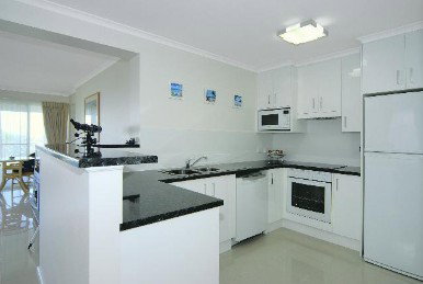 145 On The Parade - Coogee Beach Accommodation 3