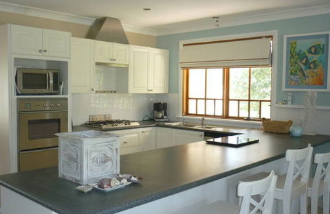 By The Bay - Coogee Beach Accommodation 4