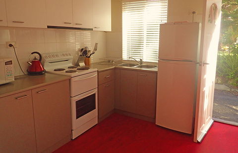 Bayswater Beach House - Coogee Beach Accommodation 3