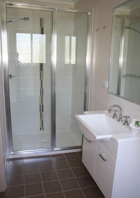 Bowlo Holiday Cabins - Coogee Beach Accommodation 2