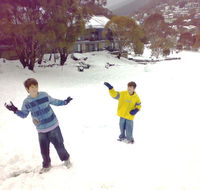 Snowbound Chalets - Coogee Beach Accommodation