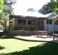 Pine Cottage - Coogee Beach Accommodation