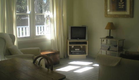 Cedargreen - Coogee Beach Accommodation 0